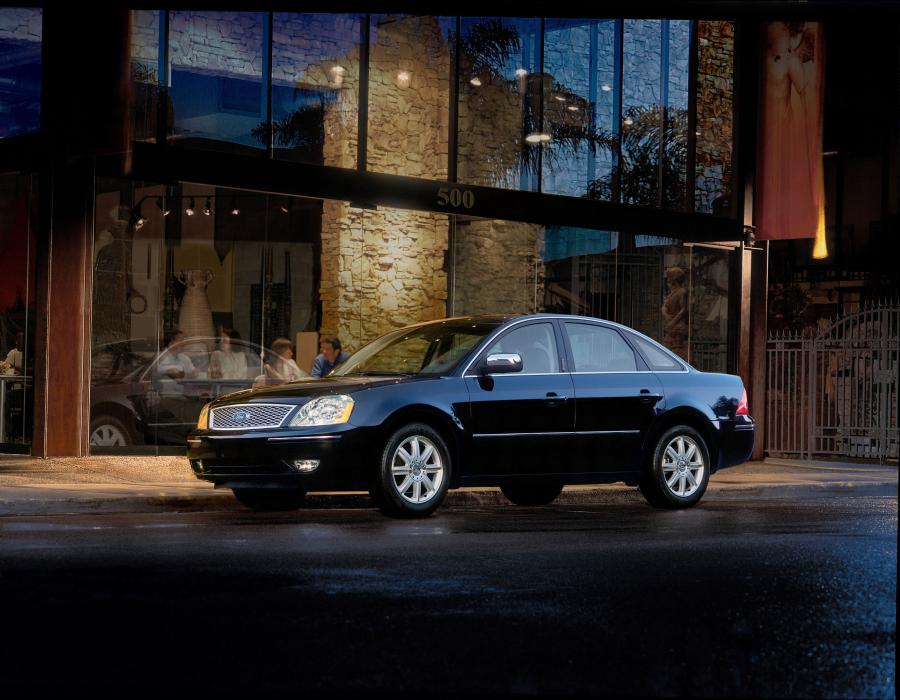  Ford Five Hundred 2005 года  (фото 17 из 99)